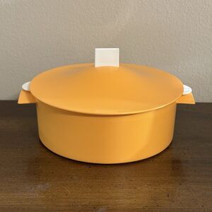 Tupperware Micro Steamer Tortilla Keeper 2qt Orange Microwaveable Food Storage